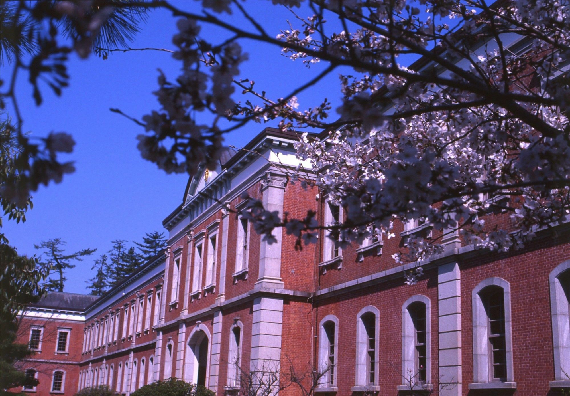 Grand Prince Hotel Hiroshima Bagian luar foto